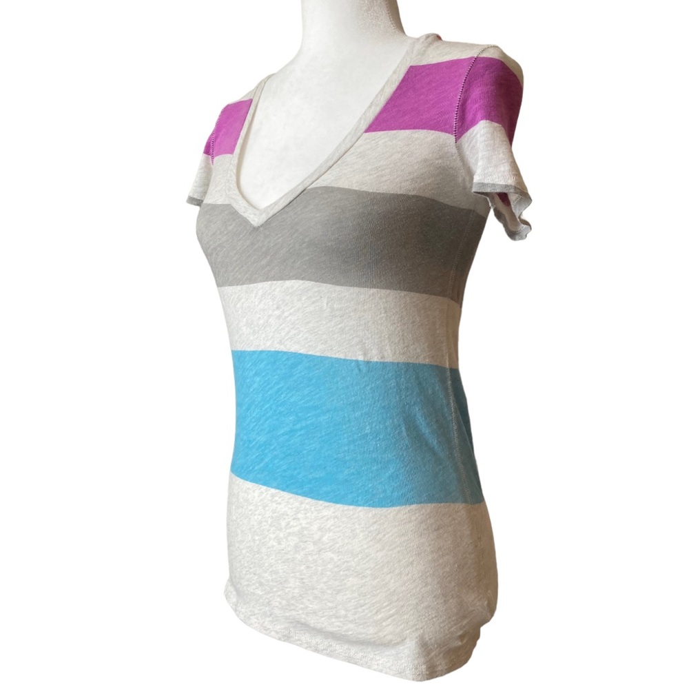 American Eagle Outfitters Women’s gray striped v-neck short sleeve tee, Sz S